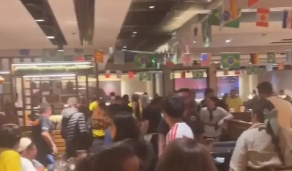 Homem saca arma em discussão durante transmissão do jogo do Brasil em shopping de SP