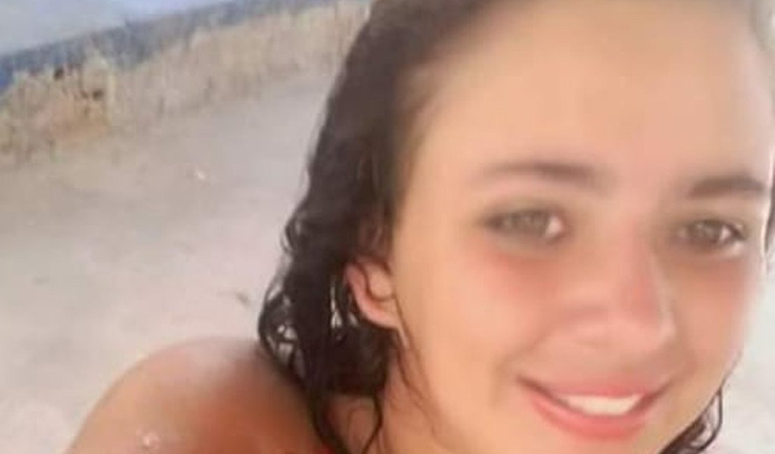 Motociclista perde controle da direção e mulher morre ao cair da garupa, em Taquarana