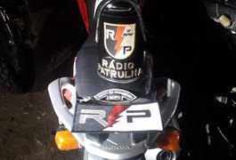 Rádio Patrulha localiza moto roubada, na Feira da troca em Arapiraca