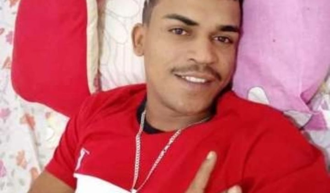 Enquanto conversava com vizinhos, homem é morto a tiros em Palmeira dos Índios