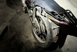 Moto roubada é recuperada pela Polícia Militar durante patrulhamento, em Arapiraca