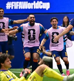 Espanha vai à semifinal e frustra sonho belga; Merino decide outra vez