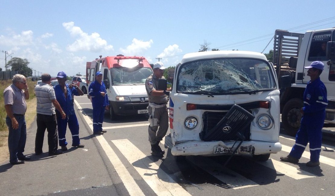 Cinco pessoas ficam feridas em acidente envolvendo veículo do DER-AL