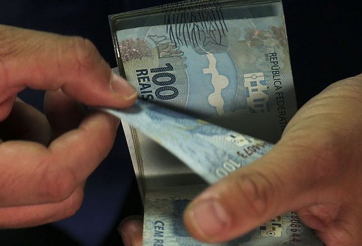 Pagamento de março dos servidores estaduais injeta mais de R$ 500 milhões na economia de Alagoas