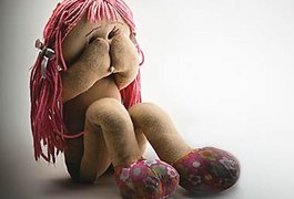 Polícia investiga pai por suspeita de engravidar criança de 12 anos