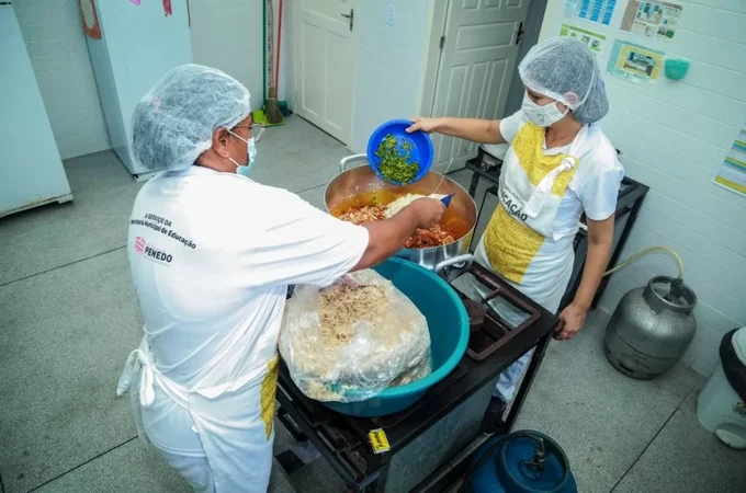 Prefeitura de Penedo lança edital de compra de alimentos da agricultura familiar para uso na alimentação escolar