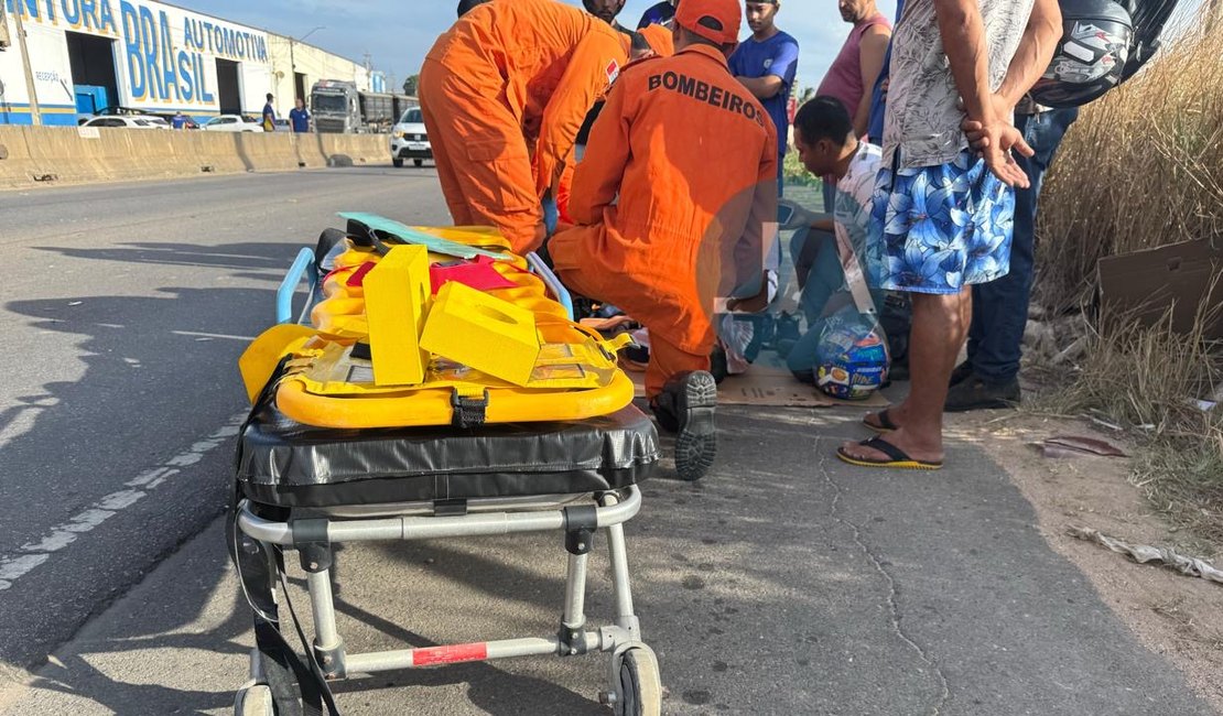 Motociclista fica ferido em colisão com carro na AL-110, em Arapiraca