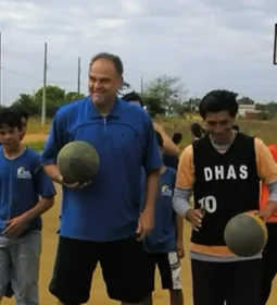Projeto que Oscar Schmidt viabilizou vence torneio escolar nacional