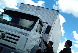 Carga de fumo roubada, em São Sebastião, é recuperada em Estrela de Alagoas