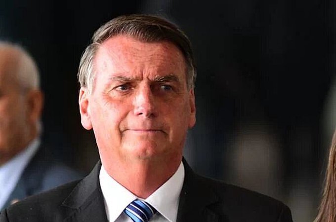 Jair Bolsonaro desembarca em Maceió para cumprir agenda política