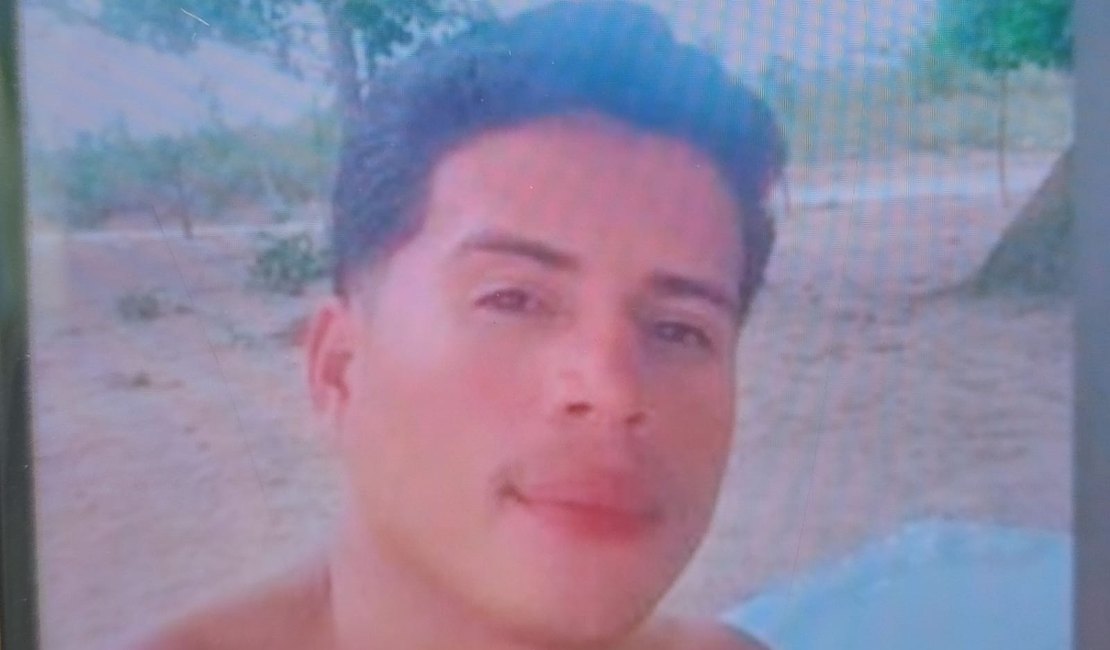 Motociclista morre em batida frontal em São Sebastião; ferida, esposa é internada no HEA