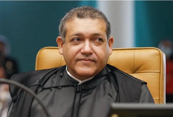 Ministro Nunes Marques e esposa viajaram para Maceió em voo pago por advogada do banco Master, diz jornal