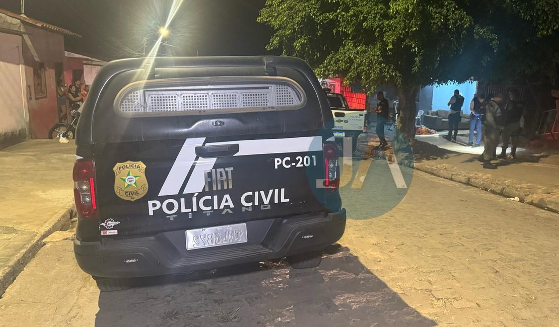 Homem que jogava 'fubica' com amigos é assassinado a tiros em residência no bairro Primavera