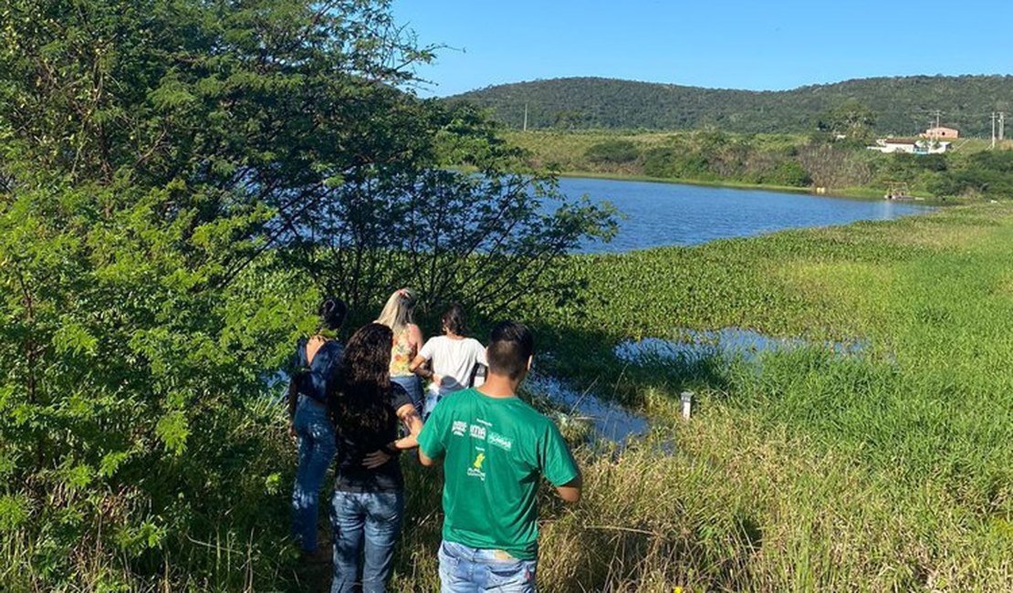 Com inúmeros jacarés em lago da cidade, Prefeitura de Palmeira dos Índios traça intervenção para controle dos animais