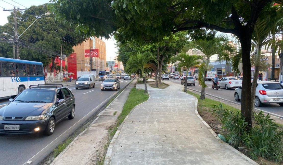 Obras para ciclovia da Av. Fernandes Lima, em Maceió, avançam e percurso já alcança 1,2 km