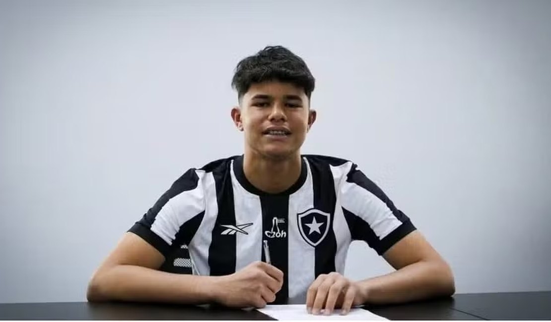 Filho de Eliza Samudio, goleiro Bruninho assina com o Botafogo