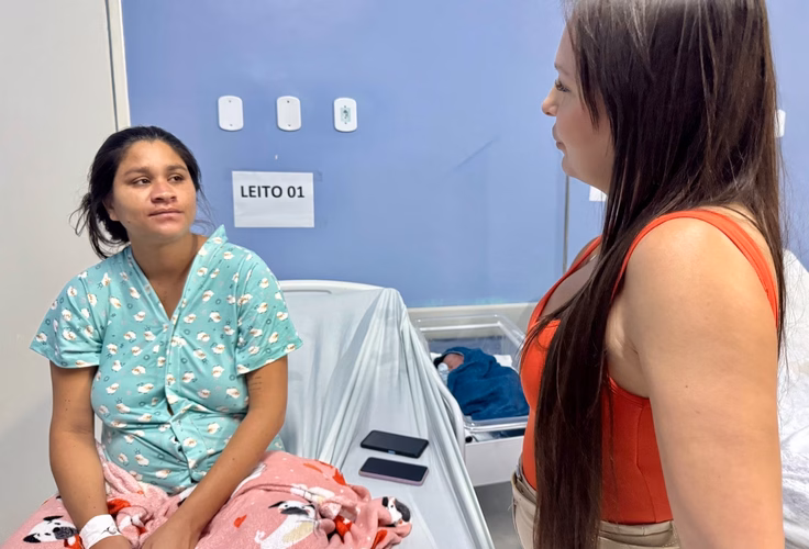 Mãe com gravidez de risco supera medo e elogia atendimento do SUS em parto na Santa Casa de Penedo