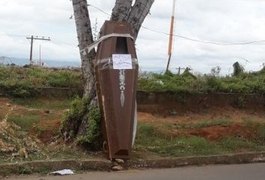 Caixão encontrado pendurado em arvore era de CIA de Teatro de Palmeira dos Índios