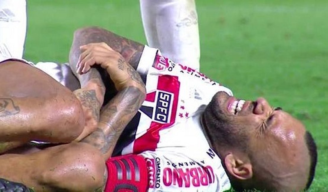 Daniel Alves desfalca São Paulo depois de sofrer fratura no braço em partida contra o Atlhetico