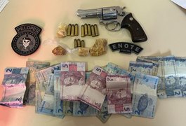 Polícia Militar apreende drogas e prende foragido da Justiça no interior de Alagoas