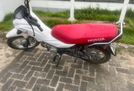 Entregador de farmácia é preso com motocicleta roubada no bairro Gama Lins, em Maceió
