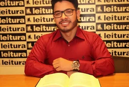 Pesquisador alagoano é reconhecido como autor best-seller no Brasil com obra sobre matemática