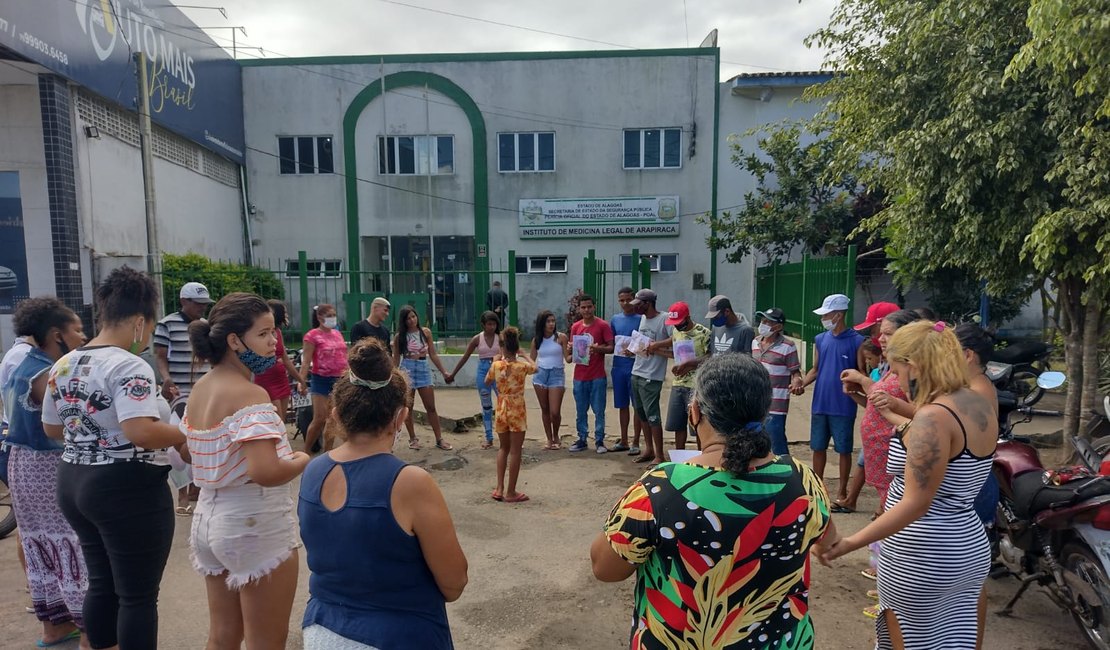 Vídeo. Família reclama da demora na liberação do corpo de suspeito de assalto arapiraquense