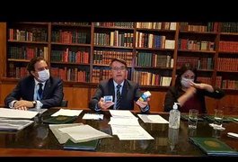 Em live, Presidente Bolsonaro informa que está doente e no antibiótico