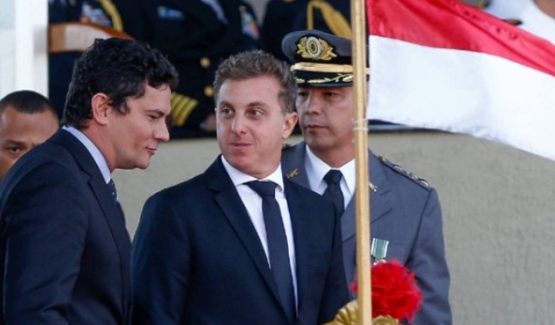 Luciano Huck e Sérgio Moro negociam aliança para disputar a presidência do Brasil em 2022