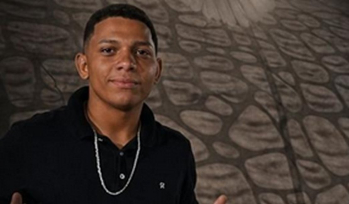 Adolescente de 17 anos morre após perder controle de moto ao passar por quebra-molas em Igaci