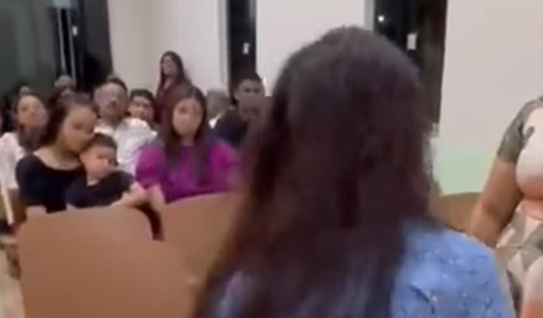 VÍDEO: Pastor 'exorciza' suposta fiel e diz que Lula e Janja estão possuídos por 'demônios'
