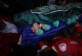Bebês prematuros transferidos de Gaza chegam ao Egito