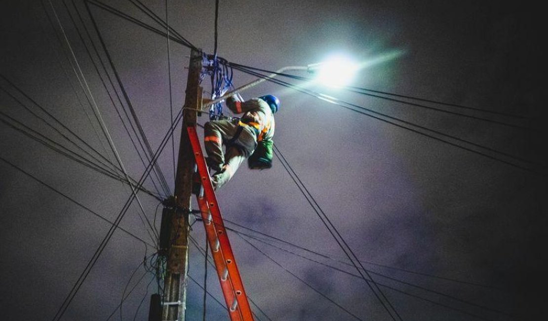 Iluminação pública de Maceió recebe mais de quatro mil manutenções em maio