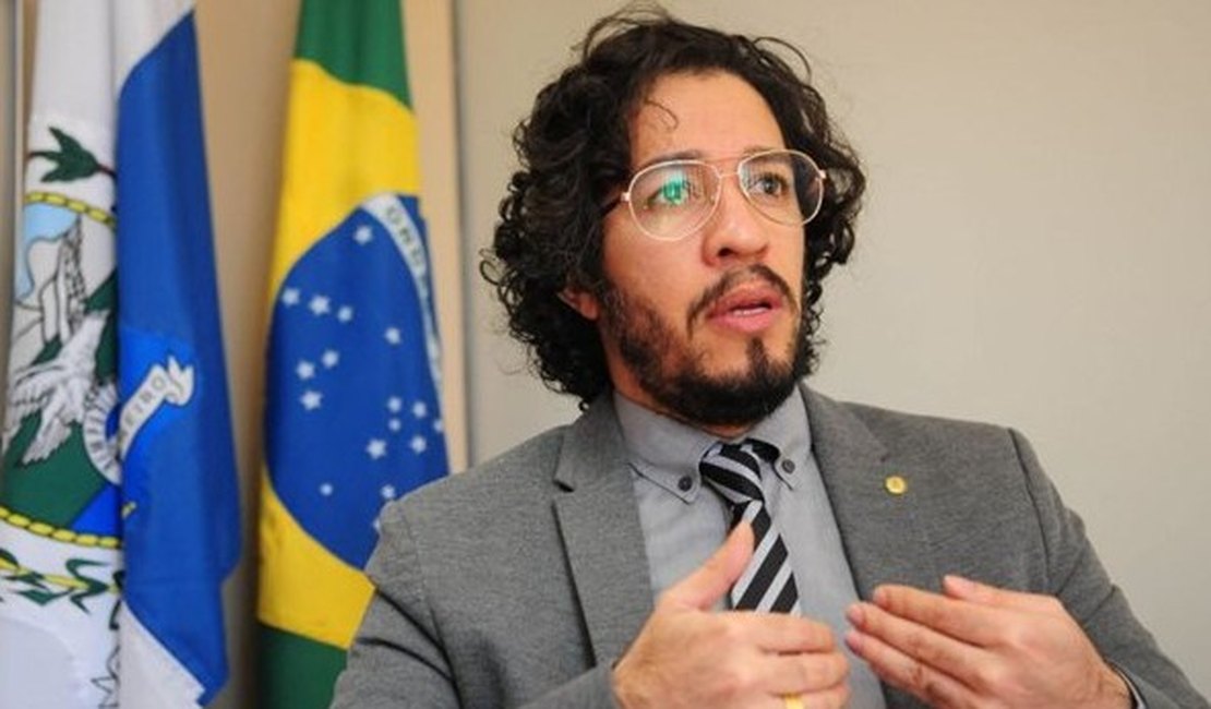 Jean Wyllys é reeleito deputado federal do RJ com mais de 144 mil votos