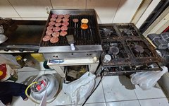 Hamburgueria é interditada pela Vigilância Sanitária em Maceió por condições insalubres