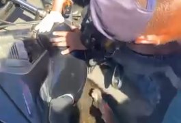 Motociclista tem perna perfurada por manete de moto após colisão, em Taquarana