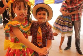 Anarriê: crianças autistas se divertem no “Arraiá do Espaço Trate”