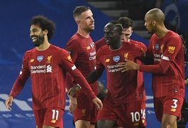 Com dois gols de Salah, Liverpool vence o Brighton por 3 a 1