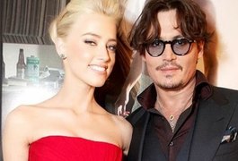 Johnny Depp fica noivo de atriz bissexual e 23 anos mais jovem