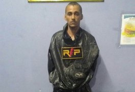 Jovem é detido com arma de fogo no bairro Cacimbas, em Arapiraca