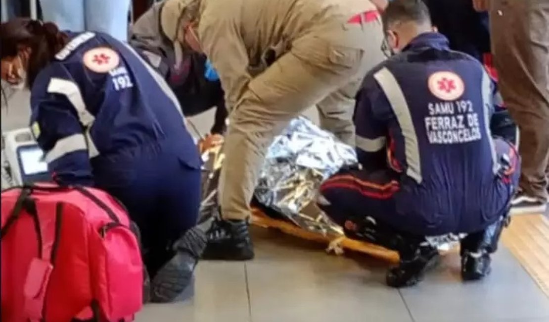 Homem morre após mal súbito em escada rolante de estação de trem em SP