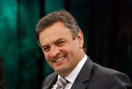 Aécio diz não ter informação sobre queda no site do TCE