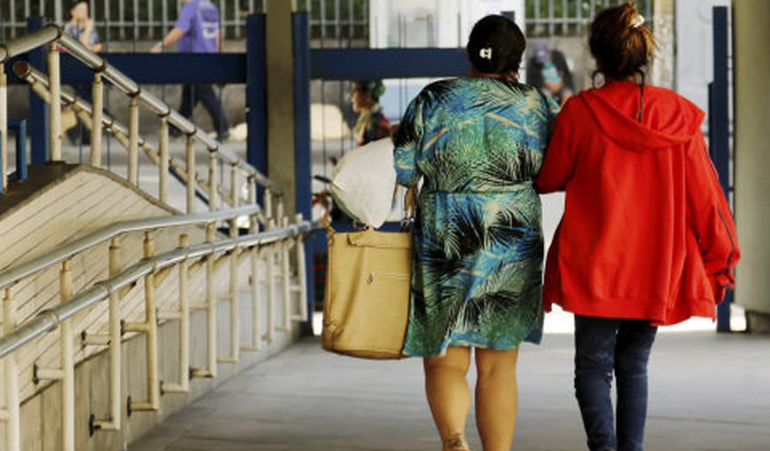 Jovens suspeitos de estupro coletivo no Rio são transferidos para penitenciária