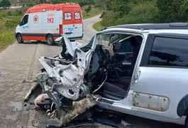 Guia turístico alagoano e outras duas pessoas morrem em batida de frente em Panelas (PE)