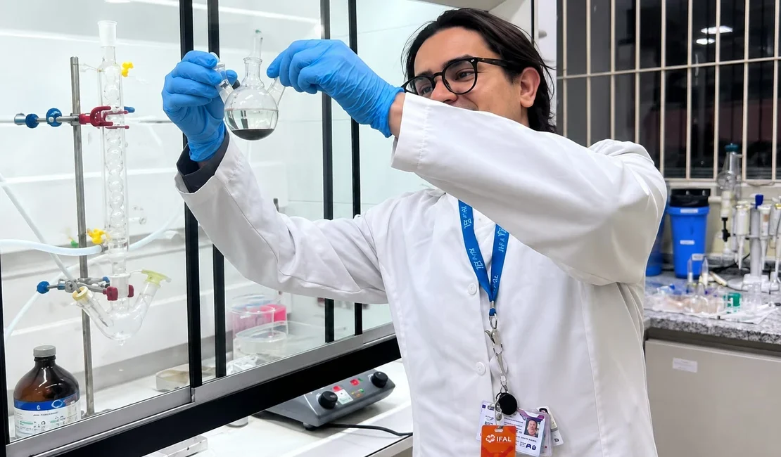 Cientista da USP natural de Girau do Ponciano desenvolve fórmula contra o câncer de próstata: 'A educação abre portas'