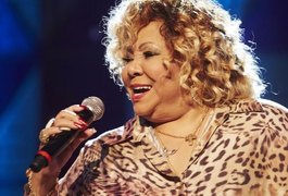 Alcione passa bem depois de cirurgia e já está no quarto, diz assessoria