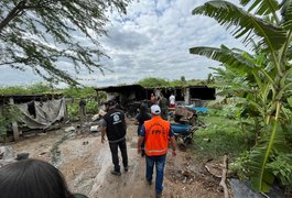 FPI autua pocilga e abatedouro clandestinos em Delmiro Gouveia