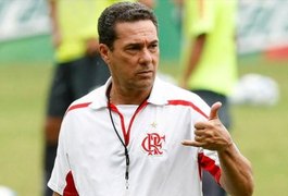 Após reunião com a diretoria, Vanderlei Luxemburgo é demitido do Flamengo