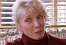 Atriz Elizabeth Franz, vencedora do Prêmio Tony, morre aos 84 anos