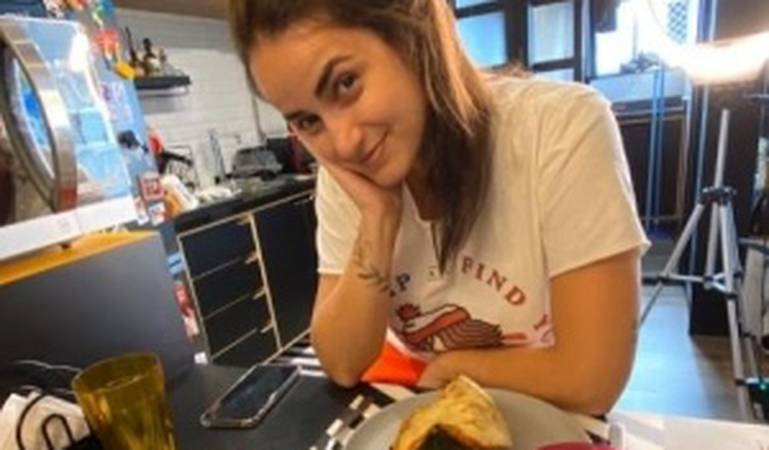 Jornalista Mari Palma sofre com sintomas da covid-19: 'Nem cheiro nem gosto nem nada'